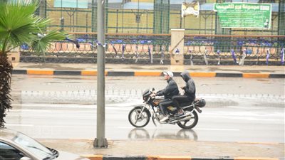 بسبب الأمطار، الجيزة تناشد المواطنين بعدم النزول إلا في حالات الضرورة القصوى 