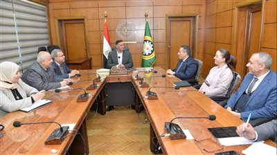 محافظ الدقهلية يستقبل المدير التنفيذي للمجمعة العشرية لبحث إنشاء مقر في المنصورة