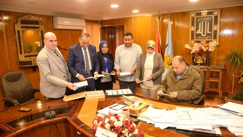 لقاء محافظ أسيوط،
