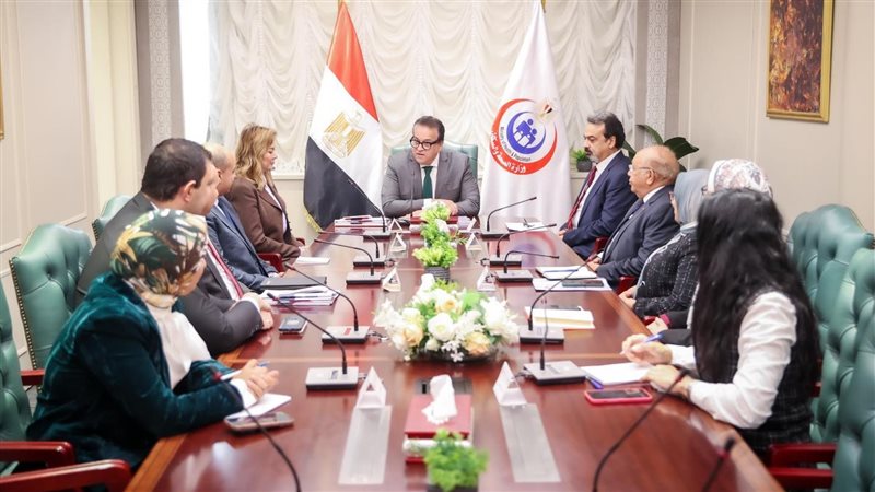 اجتماع وزير الصحة،