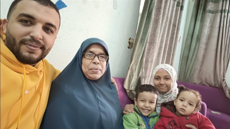 الحاجه عزة الام المثالية