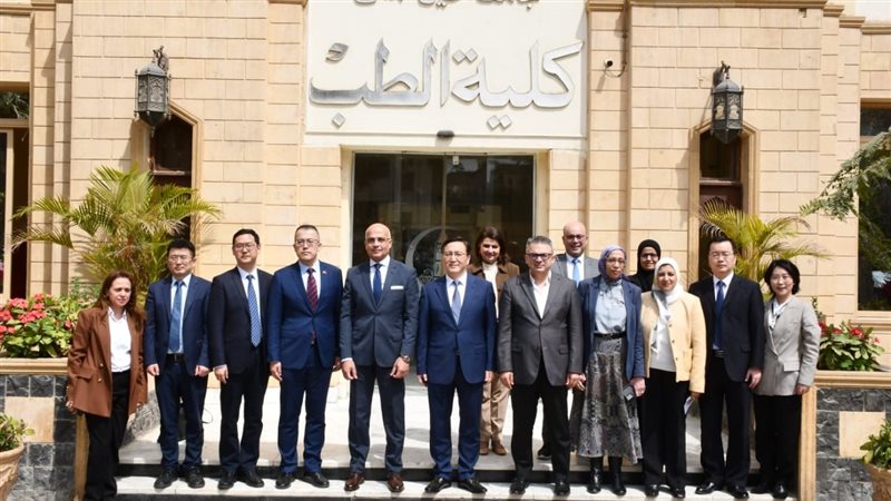 جامعة عين شمس، فيتو