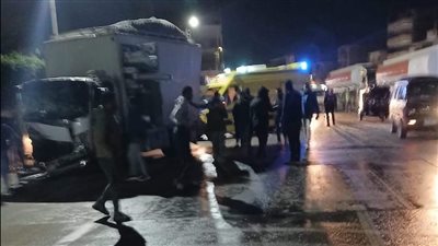 تصادم ثلاث سيارات جامبو بقرية نفيشة بالإسماعيلية (صور) 