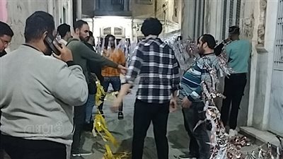 محمد ومينا إيد واحدة، مسيحيون يعلقون فوانيس وزينة رمضان على الكنيسة الإنجيلية بقنا (فيديو)