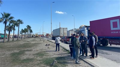 تطوير ورفع كفاءة محاور الطرق بمنطقة الميناء بدمياط الجديدة 