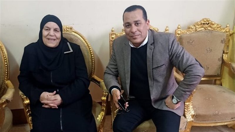 الام المثالية مع