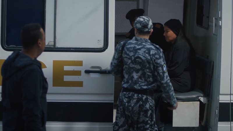 ب100 راجل، فيتو