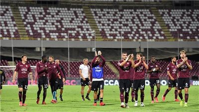 نادي في الدوري الإيطالي يعين رابع مدرب هذا الموسم 