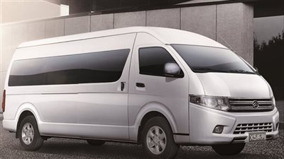 سيدة أجنبية تقفز من ميكروباص بعد محاولة السائق التحرش بها 