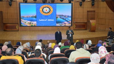 محافظ الدقهلية يتفقد برنامج تأهيل الأطباء لتولي المناصب القيادية بالمستشفيات