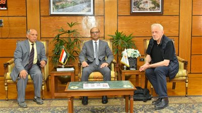 جامعة أسيوط تستقبل خبير جيولوجي من روسكيلد بالدنمارك 