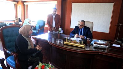 122 مواطنا يعرضون مطالبهم وشكواهم خلال اللقاء الجماهيري بسوهاج