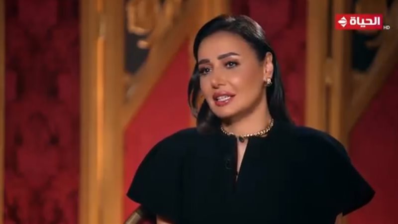 الفنانة حلا شيحة،