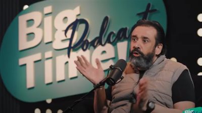 كريم عبد العزيز يحكي عن موقف مؤثر لأحمد زكي عندما أصيب بالعمى (فيديو)