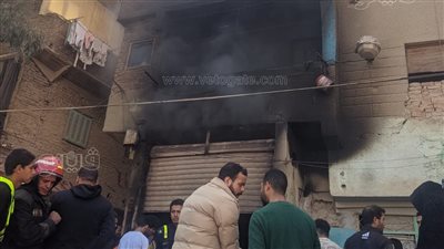 تفحم عشرات التكاتك، حريق هائل داخل جراج في المعصرة (صور)