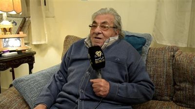 فاروق فلوكس يكشف عن تعرضه للظلم من فنان كبير: سرق روايتي وربنا وراني فيه آية (فيديو)