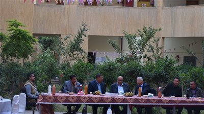 رئيس جامعة الأقصر يشارك في حفل الإفطار الجماعي للطلاب والعاملين بكلية الآثار