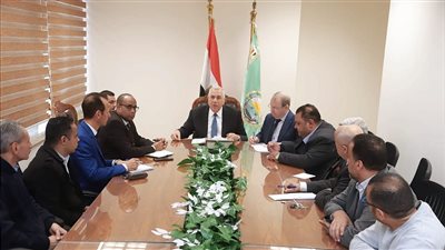 القصير يوجه بتدقيق بيانات الأراضي الزراعية لمواجهة التعديات