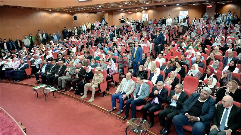 تكريم الامهات بجامعة