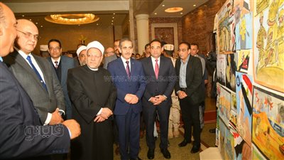 محافظ الغربية ومفتي الديار المصرية يفتتحان معرض انتصارات العاشر من رمضان (صور)