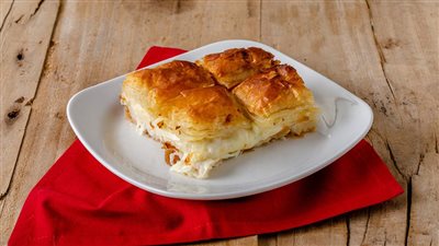 طريقة عمل البقلاوة بحشو الجبن، أكلة مبتكرة ولذيذة على السحور
