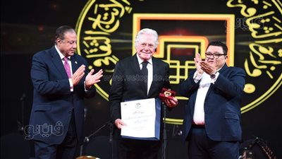 حسين فهمي عن نكسة 67: المصريين انهزموا داخليا (فيديو)