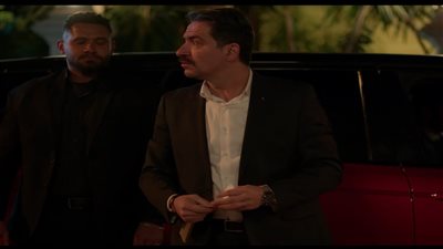 علي قاسم يبلغ الشرطة بجريمة قتل صبا مبارك لفراج في الحلقة الـ 11 من مسلسل لحظة غضب