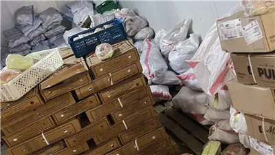 ضبط 4 أطنان سكر ودجاج مجهول المصدر خلال حملة تموينية في الإسماعيلية (صور) 