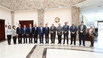 وزير التعليم العالي يبحث تعزيز التعاون مع الصين