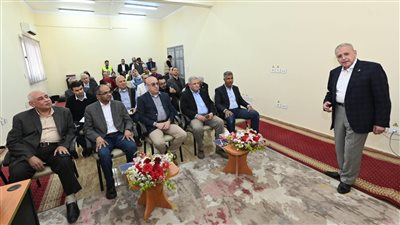 وزير الإسكان يستعرض موقف خدمات مياه الشرب والصرف الصحى بالقليوبية