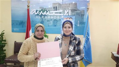 حي الجمرك بالإسكندرية يكرم الأمهات المثاليات