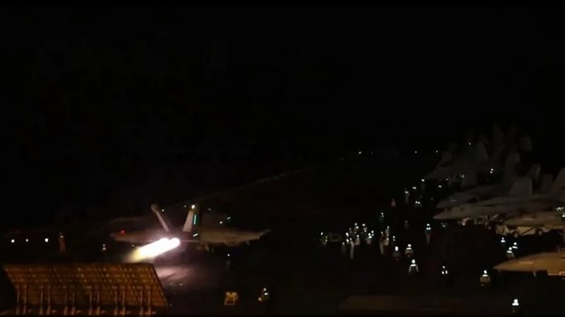 مدمرة أمريكية، فيتو
