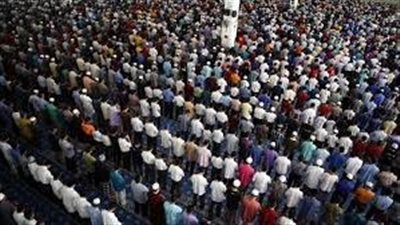 دار الإفتاء توضح حكم صلاة الجمعة في مكان خارج المسجد وتقدم المأمومين على الإمام