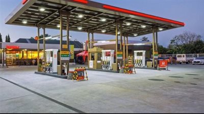 ضبط 3 محطات وقود بالبحيرة لتجميعهم 10 آلاف لتر قبل بيعها بالسوق السوداء