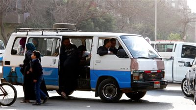القاهرة تعلن تعريفة الركوب الجديدة.. 13 جنيها تذكرة الأتوبيس المكيف.. و8.5 جنيه فتح عداد التاكسي الأبيض.. وخط ساخن للإبلاغ عن مخالفات الأجرة