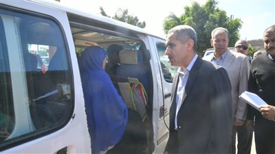 جولة لمحافظ الغربية لمتابعة الالتزام بالتعريفة الجديدة (صور)