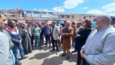 نائبة محافظ البحيرة تتفقد مجمع مواقف دمنهور لمتابعة تعريفة المواصلات (صور)