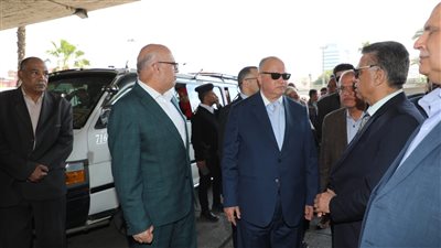 محافظ القاهرة يتفقد موقف عبد المنعم رياض (صور) 