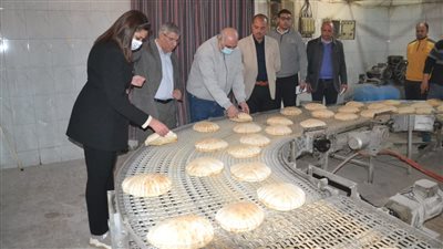 نائب محافظ البحيرة تتفقد المخابز البلدية بعد رفع أسعار الوقود (صور)