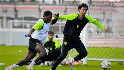 انتظام ثنائي الزمالك في التدريبات الجماعية 