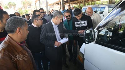 محافظ الغربية لركاب الميكروباصات: يجب إبلاغ المرور حال مخالفة السائق للتعريفة (صور)