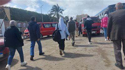 الأجرة الجديدة أقل من الواقع، أزمة في مواقف الإسكندرية بعد إعلان تعريفة الركوب (صور) 