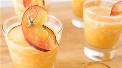 طريقة عمل عصير الخوخ بالحليب المكثف، لذيذ ولا يقاوم 