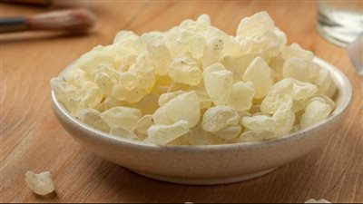 فوائد المستكة، لعلاج مشاكل الجهاز الهضمي والبشرة 