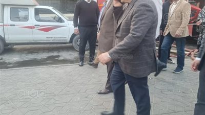 مدير أمن الجيزة يعاين موقع حريق مركب أمريكانا 