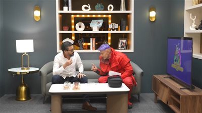 أحمد عيد يكشف لرامز جلال سر عدم زواجه وفشله في زراعة الشعر(فيديو)