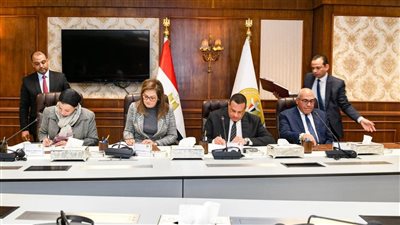 توقيع عقود المرحلة الخامسة من البنية الأساسية لمنظومة المخلفات الصلبة