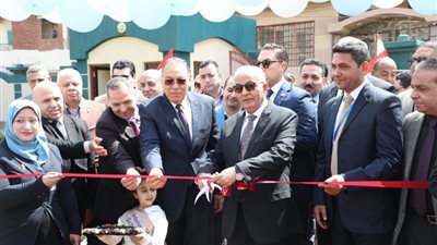 حجازى وغراب يفتتحان المدرسة الرسمية الدولية في فاقوس 