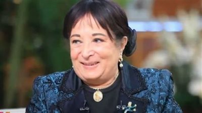 الفنانة سميرة عبد العزيز في ضيافة جامعة الفيوم لتكريم الأمهات المثاليات 