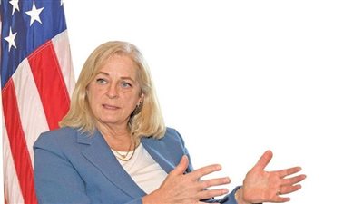 السفيرة الأمريكية تهدد بغداد بفزاعة داعش لشرعنة وجود قوات بلدها بالعراق